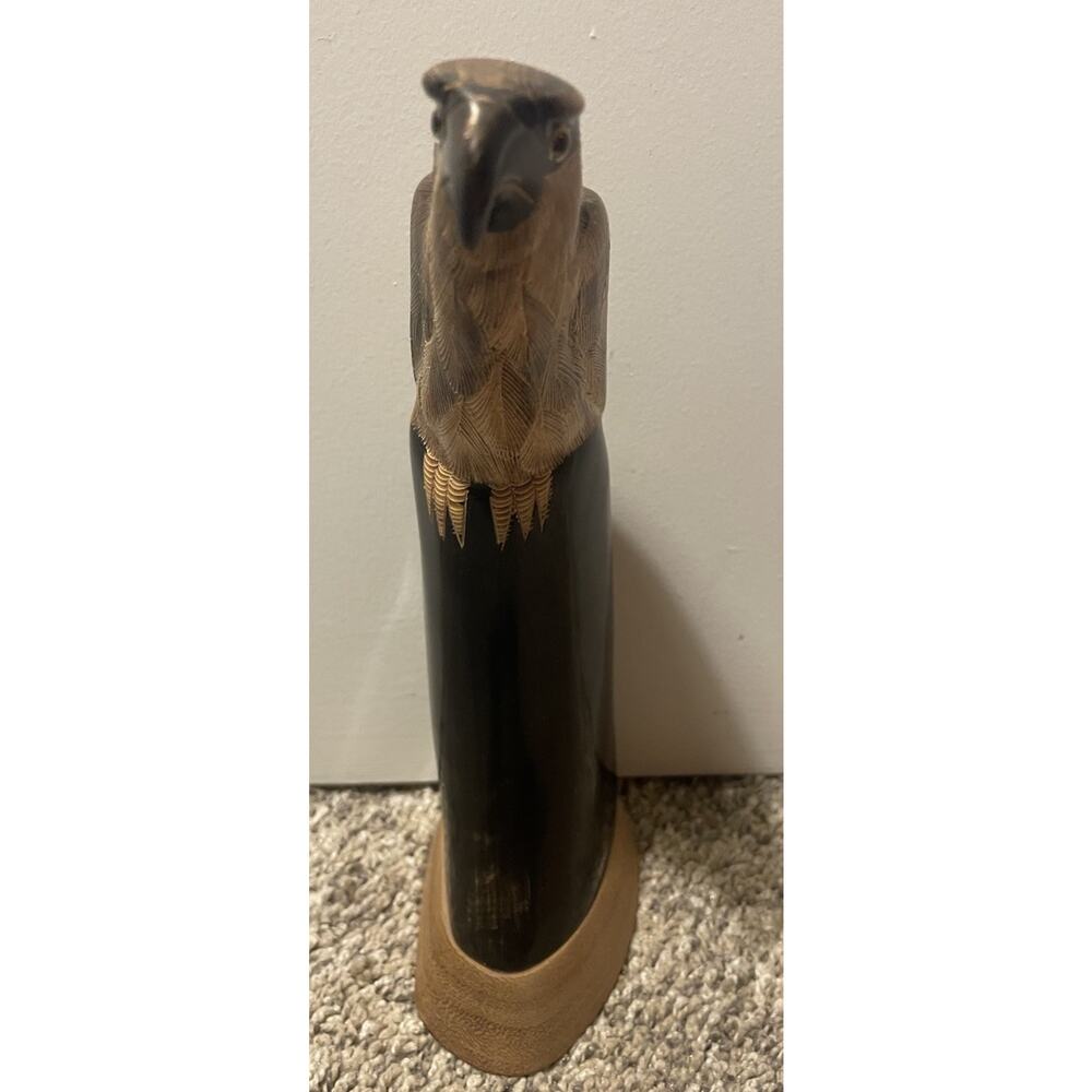 Vintage Hawk/Eagle Figurine Carved Buffalo Horn On Wood Base Canada KC Gifts - Picture 2 of 5
